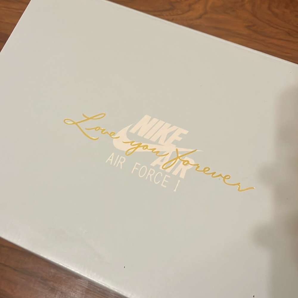 Size 10 men’s low top Air Force 1 collection